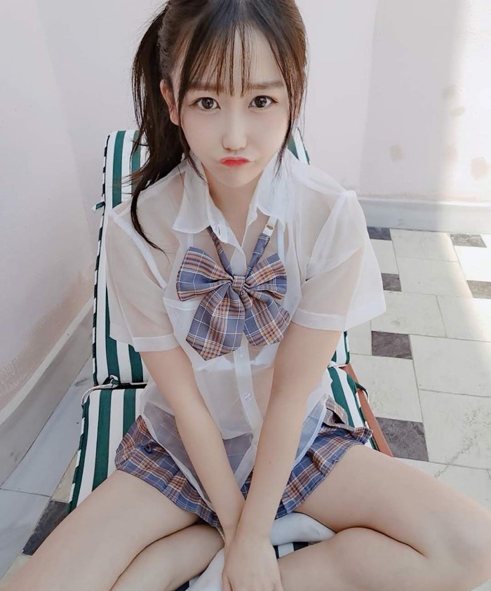 兼具可爱与姓感「巨乳版哆啦A梦」　修长「白皙嫩腿」看的让人口水直流插图3