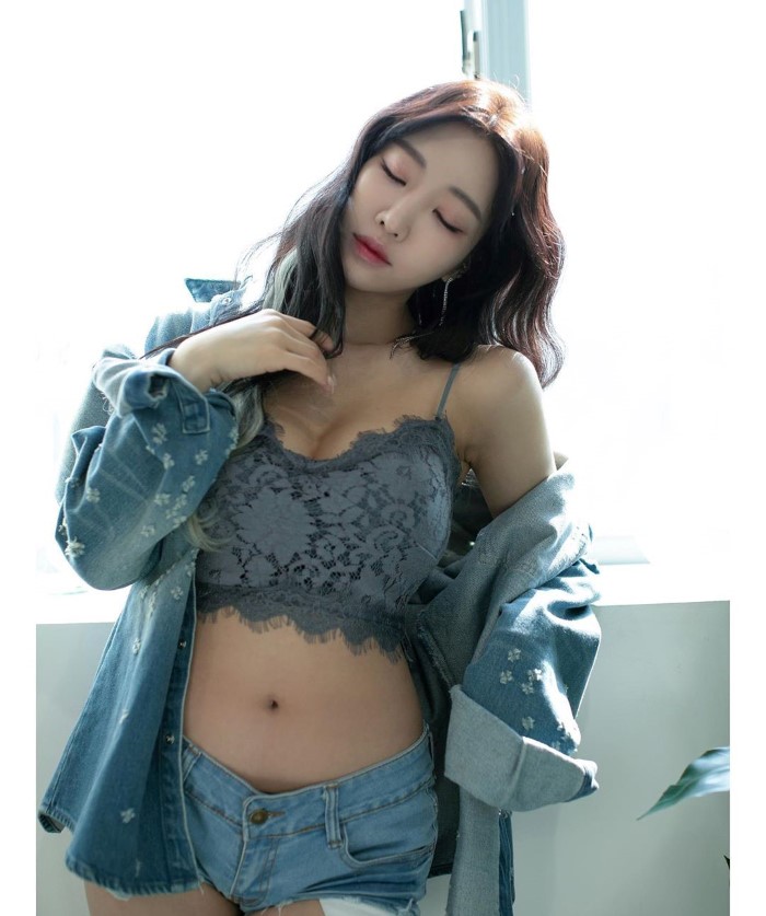 长腿辣模「임보나」深V开衩露沟画面超犯规 转过身「背后篓空」辣到让人睁不开眼睛插图5 长腿辣模「임보나」深V开衩露沟画面超犯规 转过身「背后篓空」辣到让人睁不开眼睛插图5