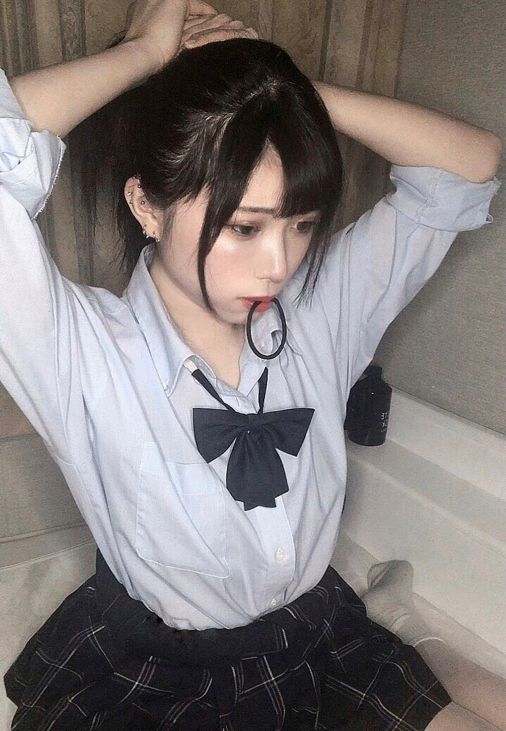 橡胶之日咬着东西的动作果然还是很撩人插图4 橡胶之日咬着东西的动作果然还是很撩人插图4