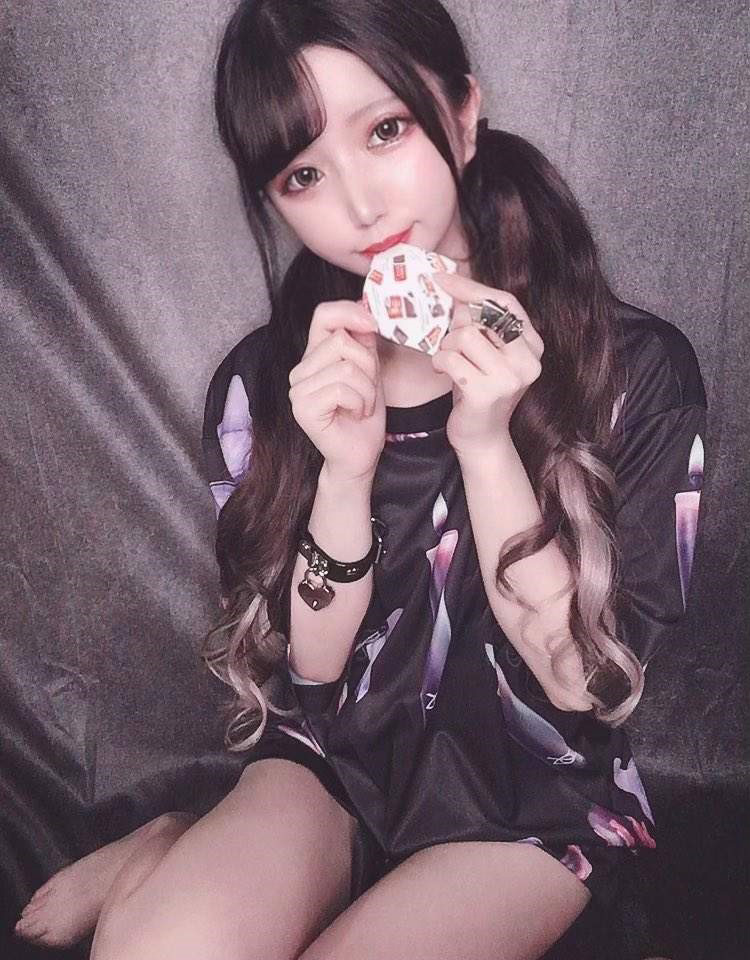 橡胶之日咬着东西的动作果然还是很撩人插图2 橡胶之日咬着东西的动作果然还是很撩人插图2