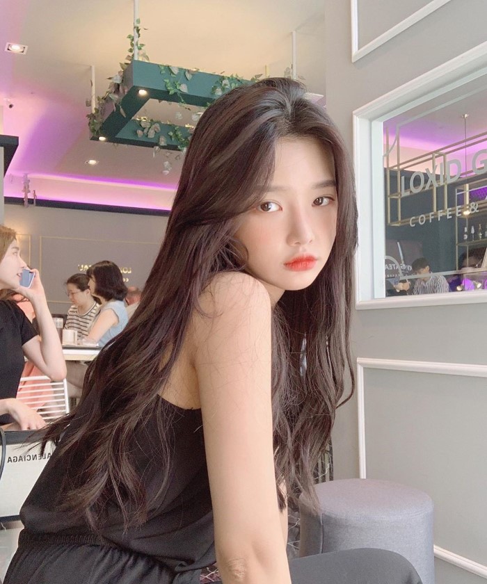 仙女颜值!「偶像级女孩」深邃五官太撩人!甜美笑容释放满满气质插图8 仙女颜值!「偶像级女孩」深邃五官太撩人!甜美笑容释放满满气质插图8