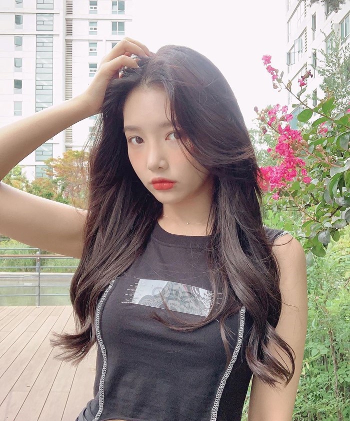 仙女颜值!「偶像级女孩」深邃五官太撩人!甜美笑容释放满满气质插图4 仙女颜值!「偶像级女孩」深邃五官太撩人!甜美笑容释放满满气质插图4