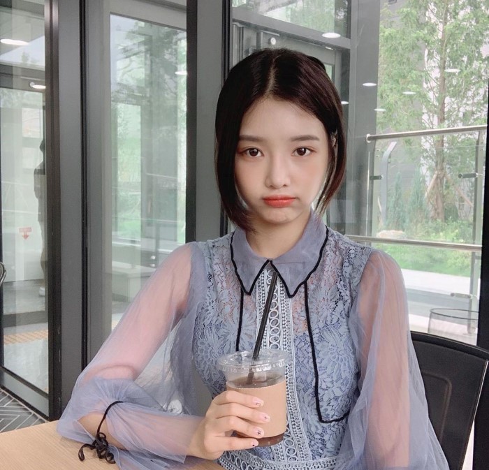 仙女颜值!「偶像级女孩」深邃五官太撩人!甜美笑容释放满满气质插图1 仙女颜值!「偶像级女孩」深邃五官太撩人!甜美笑容释放满满气质插图1