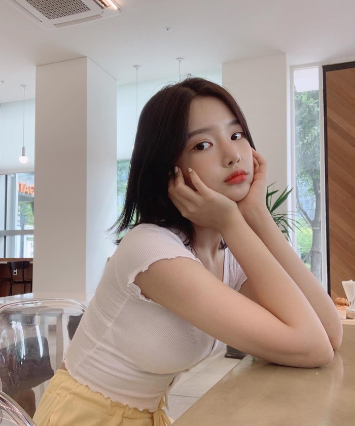 仙女颜值!「偶像级女孩」深邃五官太撩人!甜美笑容释放满满气质插图 仙女颜值!「偶像级女孩」深邃五官太撩人!甜美笑容释放满满气质插图