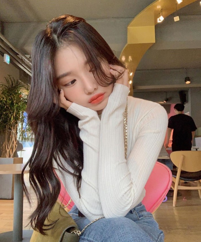 仙女颜值!「偶像级女孩」深邃五官太撩人!甜美笑容释放满满气质插图11 仙女颜值!「偶像级女孩」深邃五官太撩人!甜美笑容释放满满气质插图11