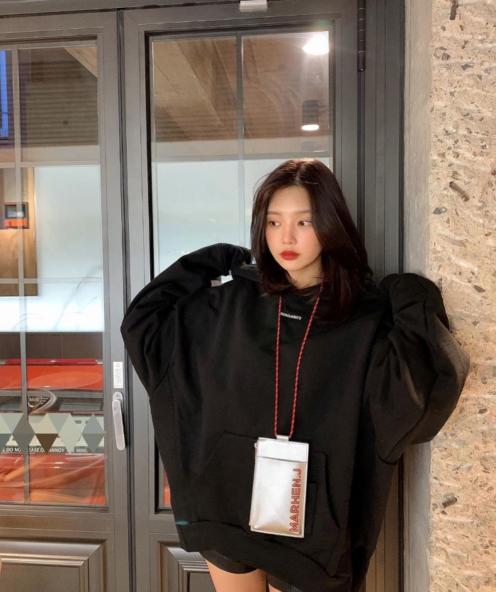 仙女颜值!「偶像级女孩」深邃五官太撩人!甜美笑容释放满满气质插图3 仙女颜值!「偶像级女孩」深邃五官太撩人!甜美笑容释放满满气质插图3