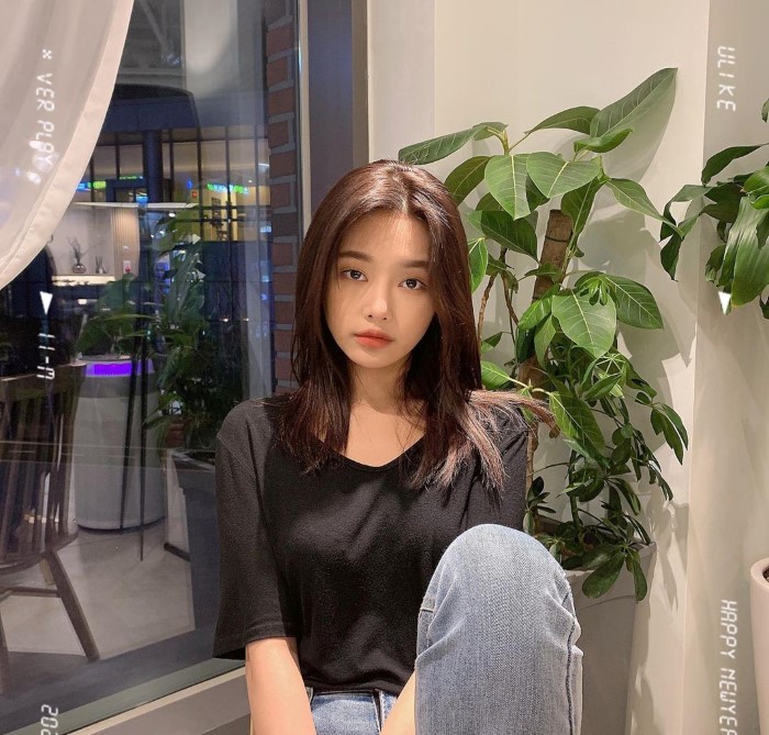 仙女颜值!「偶像级女孩」深邃五官太撩人!甜美笑容释放满满气质插图2 仙女颜值!「偶像级女孩」深邃五官太撩人!甜美笑容释放满满气质插图2