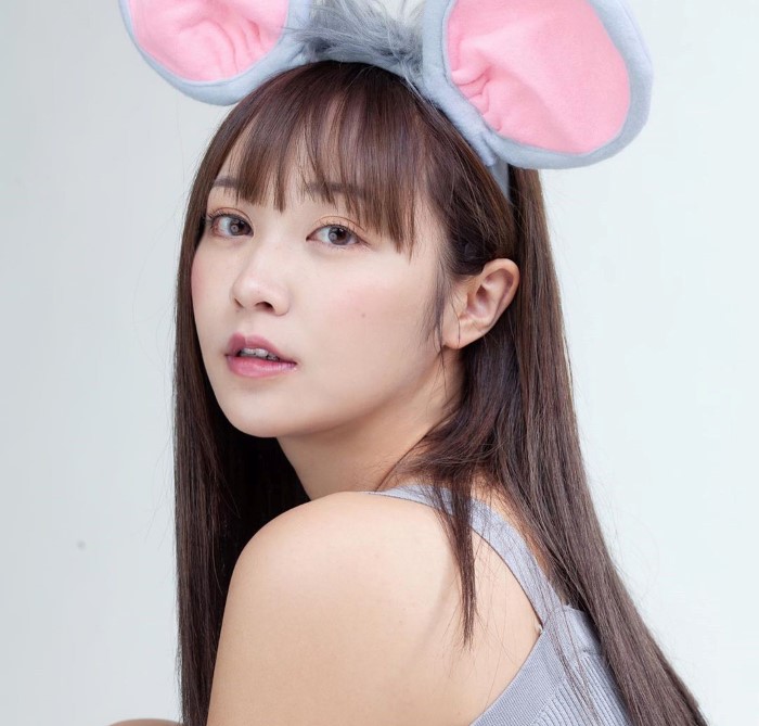 中日混血美少女「桥本甜歌」童颜外表好无辜 衣服下却暗藏「致命胸气」杀伤力十足啊插图6 中日混血美少女「桥本甜歌」童颜外表好无辜 衣服下却暗藏「致命胸气」杀伤力十足啊插图6