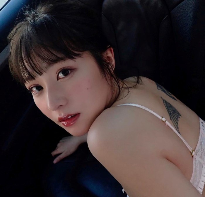 中日混血美少女「桥本甜歌」童颜外表好无辜 衣服下却暗藏「致命胸气」杀伤力十足啊插图12 中日混血美少女「桥本甜歌」童颜外表好无辜 衣服下却暗藏「致命胸气」杀伤力十足啊插图12