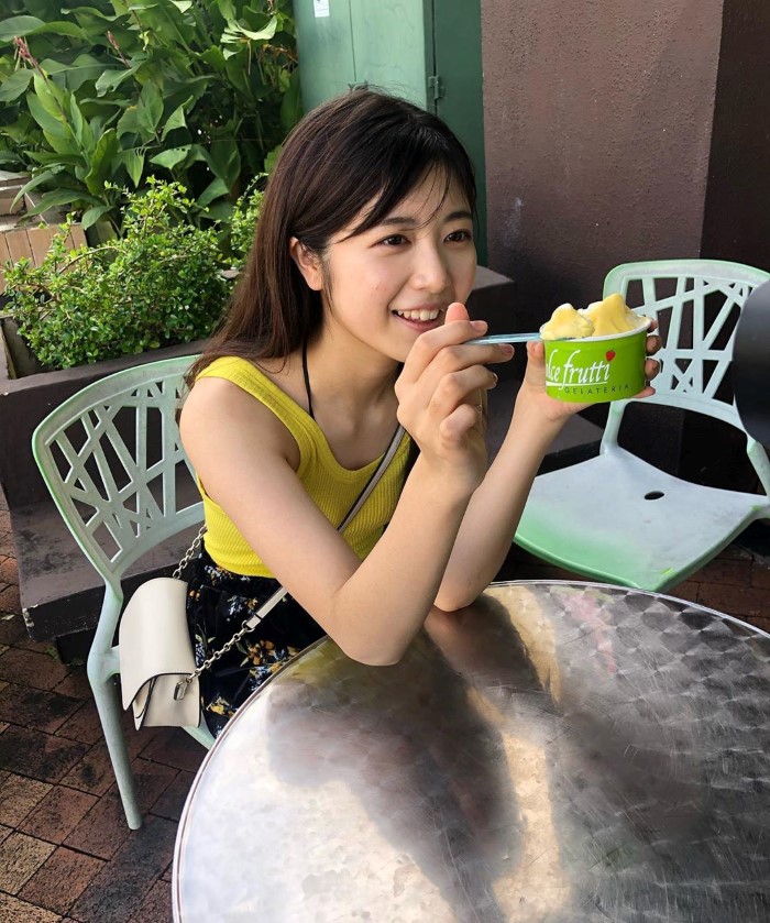 全日本最可爱女高中生「吉田莉樱」18岁特有青春魅惑气质 叫人完全无法抗拒插图4 全日本最可爱女高中生「吉田莉樱」18岁特有青春魅惑气质 叫人完全无法抗拒插图4