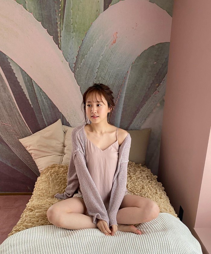 19岁写真新星「尾碕真花」外型可爱气质浪漫 小女生纯真「开怀灿笑」让人瞬间融化插图5 19岁写真新星「尾碕真花」外型可爱气质浪漫 小女生纯真「开怀灿笑」让人瞬间融化插图5