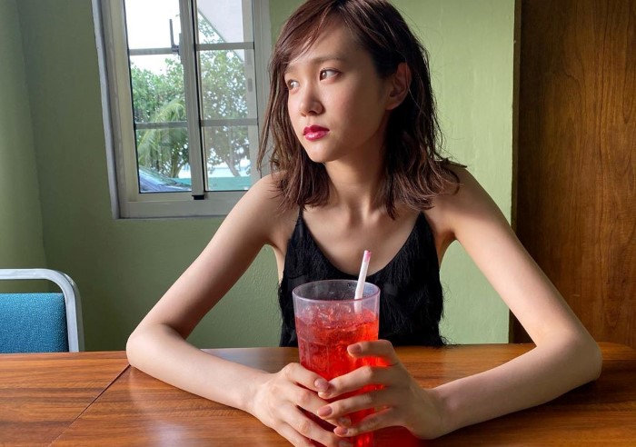 19岁写真新星「尾碕真花」外型可爱气质浪漫 小女生纯真「开怀灿笑」让人瞬间融化插图11 19岁写真新星「尾碕真花」外型可爱气质浪漫 小女生纯真「开怀灿笑」让人瞬间融化插图11