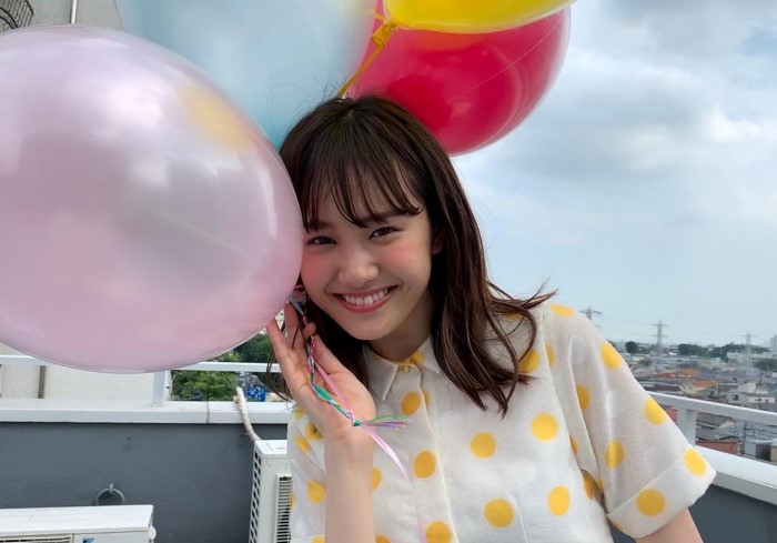 19岁写真新星「尾碕真花」外型可爱气质浪漫 小女生纯真「开怀灿笑」让人瞬间融化插图4 19岁写真新星「尾碕真花」外型可爱气质浪漫 小女生纯真「开怀灿笑」让人瞬间融化插图4