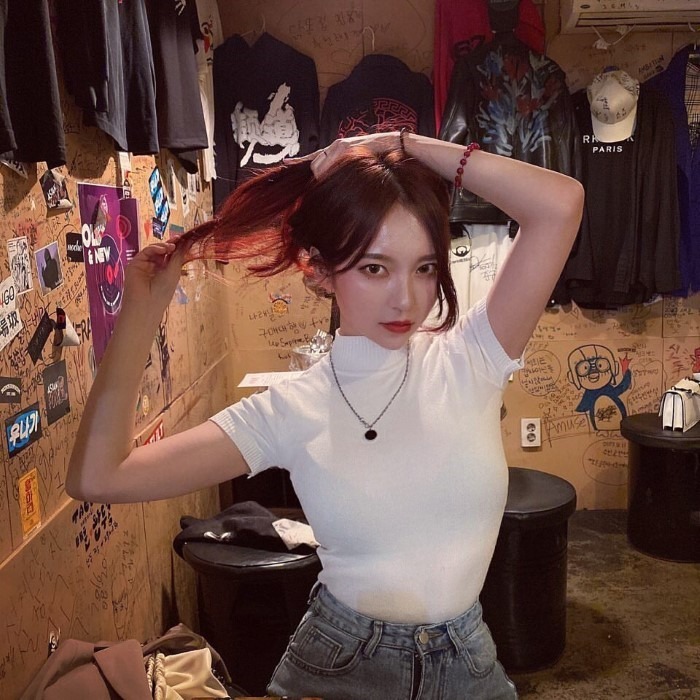 豪乳网拍老板娘「아리니 봇」外型美艳身材好 贴身T「不科学包覆」乳型外露插图9 豪乳网拍老板娘「아리니 봇」外型美艳身材好 贴身T「不科学包覆」乳型外露插图9