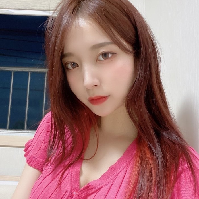 豪乳网拍老板娘「아리니 봇」外型美艳身材好 贴身T「不科学包覆」乳型外露插图7 豪乳网拍老板娘「아리니 봇」外型美艳身材好 贴身T「不科学包覆」乳型外露插图7