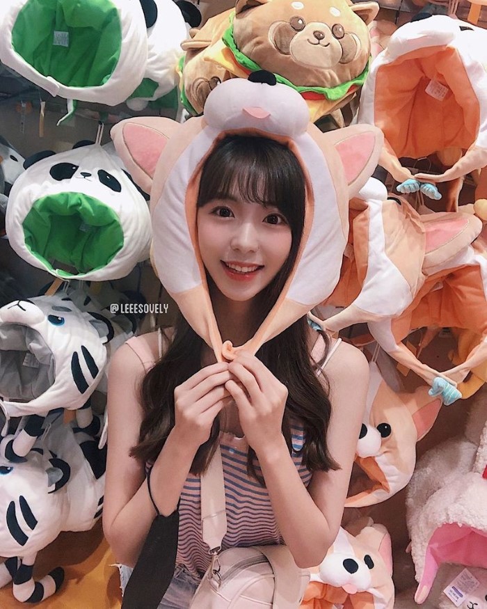 甜美正妹「野餐风满视角」好惊人,露出「细长辣腿」让路人都惊艳了!插图15 甜美正妹「野餐风满视角」好惊人,露出「细长辣腿」让路人都惊艳了!插图15