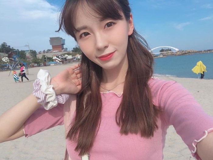 甜美正妹「野餐风满视角」好惊人,露出「细长辣腿」让路人都惊艳了!插图1 甜美正妹「野餐风满视角」好惊人,露出「细长辣腿」让路人都惊艳了!插图1