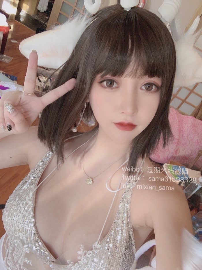 美艳嫩妹「米线线sama」粉红洋装视角超凶,饱满事业线长到满出来!插图2 美艳嫩妹「米线线sama」粉红洋装视角超凶,饱满事业线长到满出来!插图2