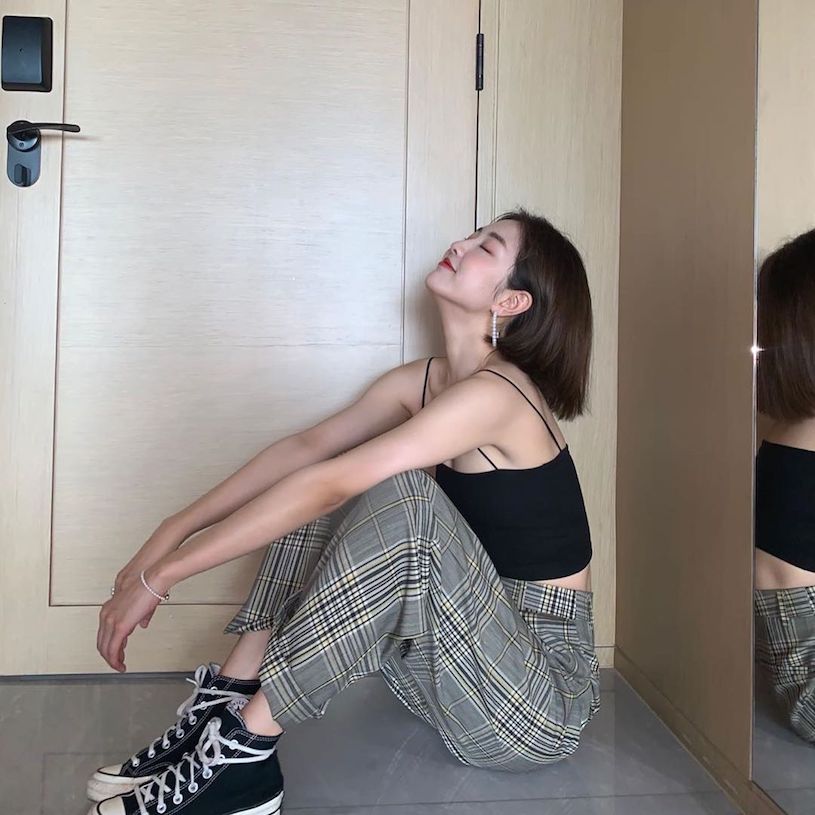 小清新妹字「刘虞佳」约会爱穿露背装,不经意露出的深沟太又人了!插图3 小清新妹字「刘虞佳」约会爱穿露背装,不经意露出的深沟太又人了!插图3