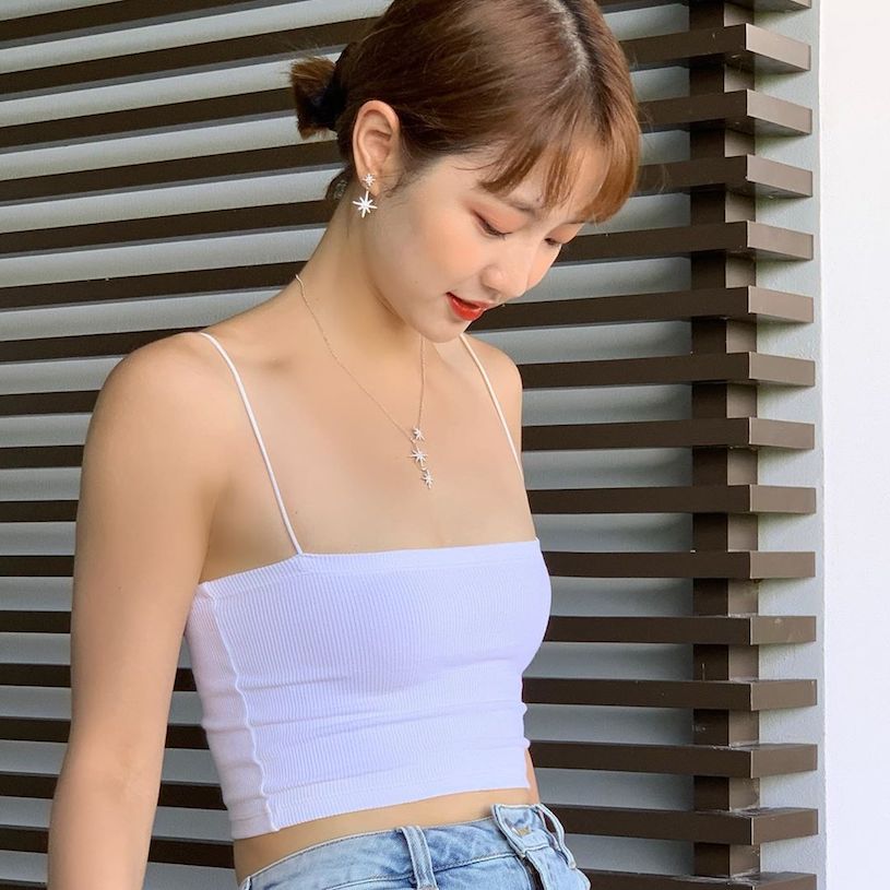 小清新妹字「刘虞佳」约会爱穿露背装,不经意露出的深沟太又人了!插图4 小清新妹字「刘虞佳」约会爱穿露背装,不经意露出的深沟太又人了!插图4