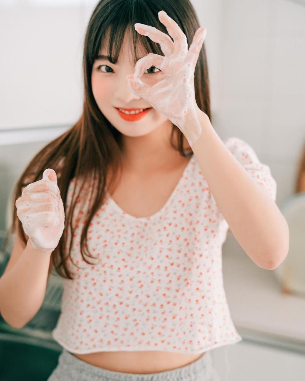 清纯学生妹「아희」甜萌气质仿佛初恋 「水汪大眼+无辜小脸」绝对无敌啊插图1 清纯学生妹「아희」甜萌气质仿佛初恋 「水汪大眼+无辜小脸」绝对无敌啊插图1