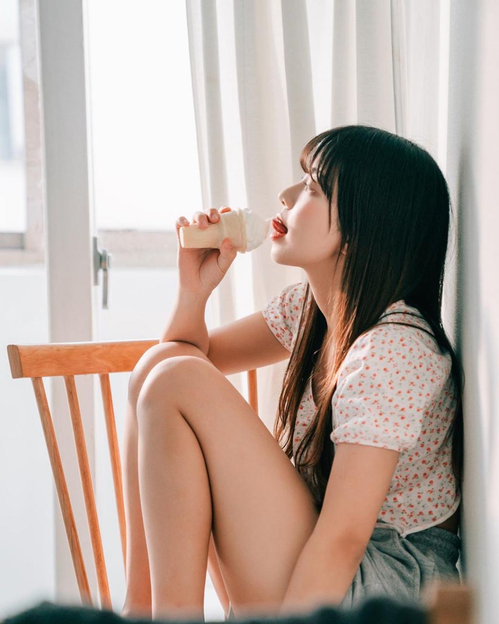 清纯学生妹「아희」甜萌气质仿佛初恋 「水汪大眼+无辜小脸」绝对无敌啊插图2 清纯学生妹「아희」甜萌气质仿佛初恋 「水汪大眼+无辜小脸」绝对无敌啊插图2