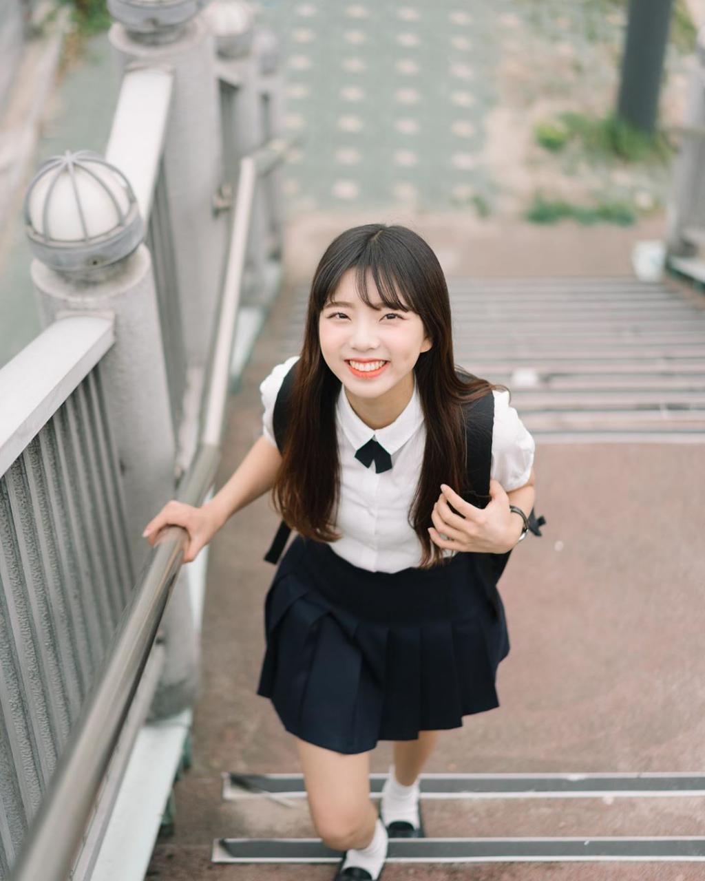 清纯学生妹「아희」甜萌气质仿佛初恋 「水汪大眼+无辜小脸」绝对无敌啊插图8 清纯学生妹「아희」甜萌气质仿佛初恋 「水汪大眼+无辜小脸」绝对无敌啊插图8