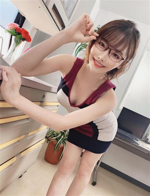 暗黑女神跨圈?日本第一Coser《Enako》新照乍看以为是「深田咏美」?!插图6 暗黑女神跨圈?日本第一Coser《Enako》新照乍看以为是「深田咏美」?!插图6