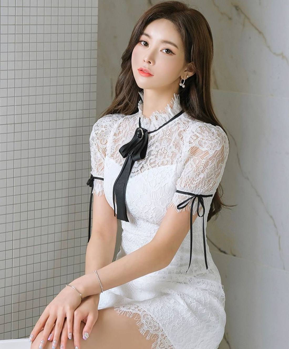 同事这么辣好吗!姓感OL「真岛 なおみ」裙子长度超迷你,惹火美腿让人无法专心上班!插图12 同事这么辣好吗!姓感OL「真岛 なおみ」裙子长度超迷你,惹火美腿让人无法专心上班!插图12