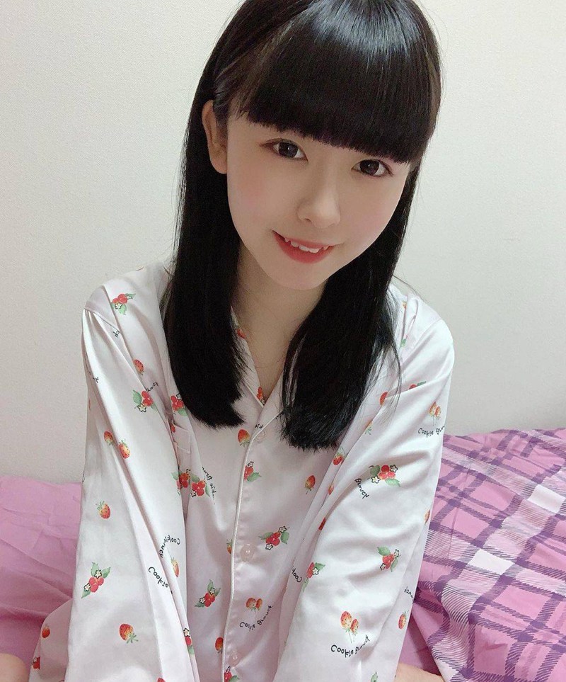 至服樱花妹「桥本美樱」低头绑马尾模样超清纯 撩起的不是头发而是哥的心啊插图2 至服樱花妹「桥本美樱」低头绑马尾模样超清纯 撩起的不是头发而是哥的心啊插图2