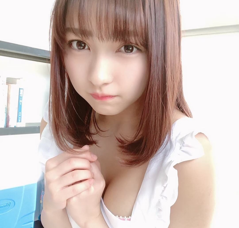 「超正社员」上班好养眼?美少女樱花妹「十味」有脸有身材,不愧是平成最后奇迹!插图3 「超正社员」上班好养眼?美少女樱花妹「十味」有脸有身材,不愧是平成最后奇迹!插图3