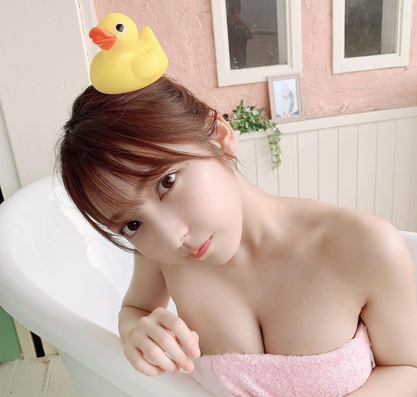 「超正社员」上班好养眼?美少女樱花妹「十味」有脸有身材,不愧是平成最后奇迹!插图4 「超正社员」上班好养眼?美少女樱花妹「十味」有脸有身材,不愧是平成最后奇迹!插图4