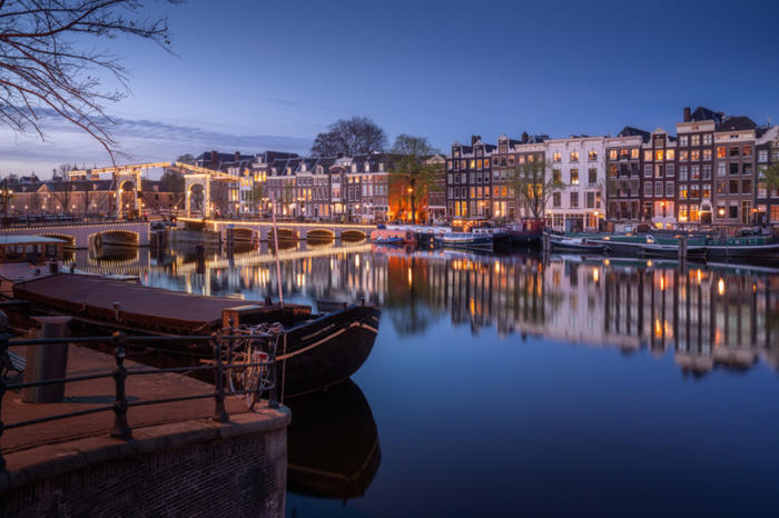 历时2年拍摄延时大片 迷人阿姆斯特丹夜色插图 历时2年拍摄延时大片 迷人阿姆斯特丹夜色插图