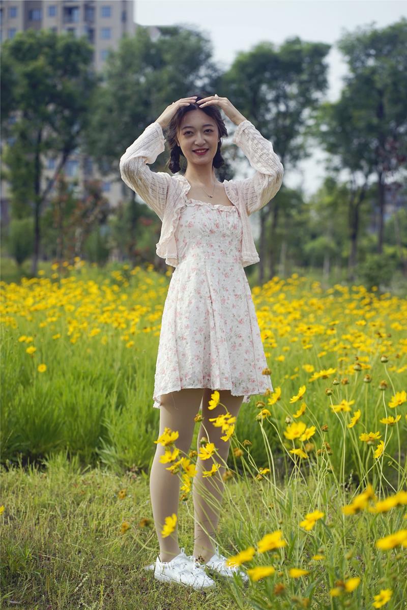 初夏女神 037期 依依《邻家女孩》风中少女 [122P/1V/4.65G]插图