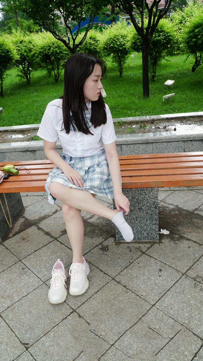 叫呀丫摄影 多视频版 帆布鞋白棉袜裸足 [237P/2V/3.66G]插图8