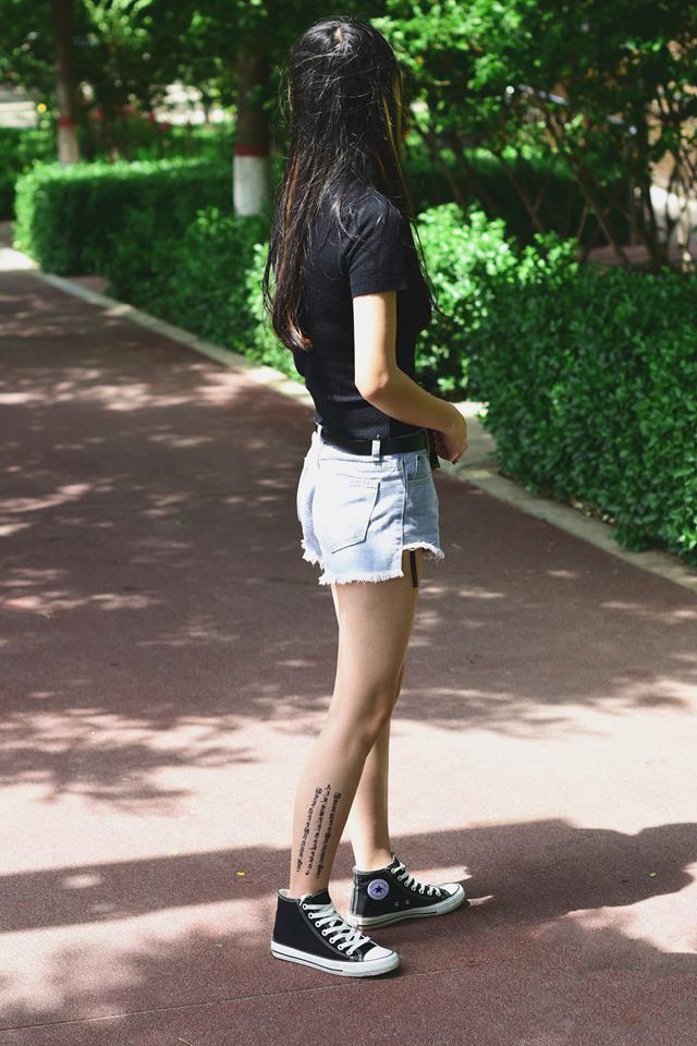 开膛手杰克 184期 帆布鞋牛仔短裤黑T[204P/1V/961M]插图1