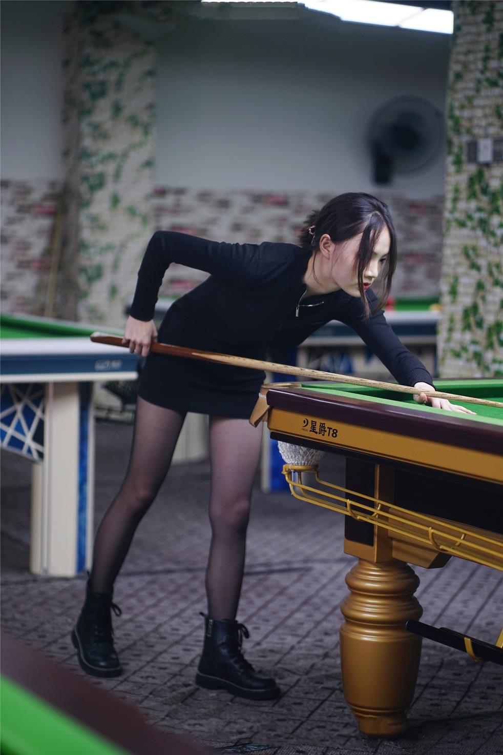 初夏女神049期 大发、点点~《姐妹同台》行不行台球桌碰一碰 [134P/1V/4.9G]插图1