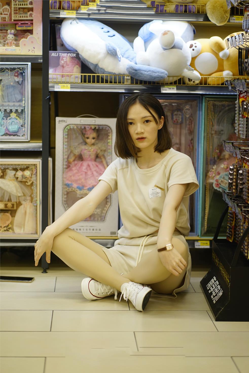 初夏女神044期 大发《生活VLOG》时尚短裤套装 [131P/1V/6.83G]插图1