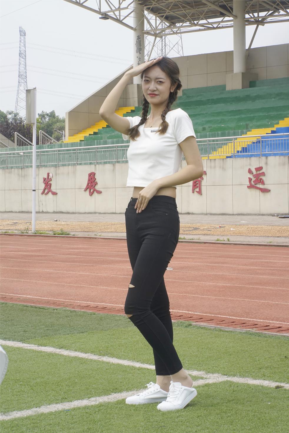 初夏女神039期 依依~《邻家女孩》毕业季 [166P/1V/6.94G]插图8