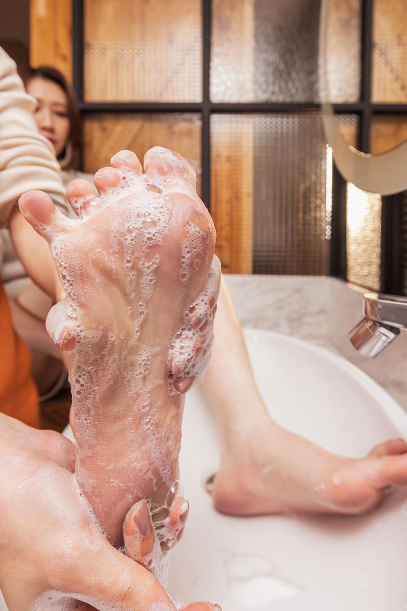 [Limerence] SSR 绝美素人Carol脱球鞋足拓 收藏本 [155P/18min4K影片/4.35G]插图7