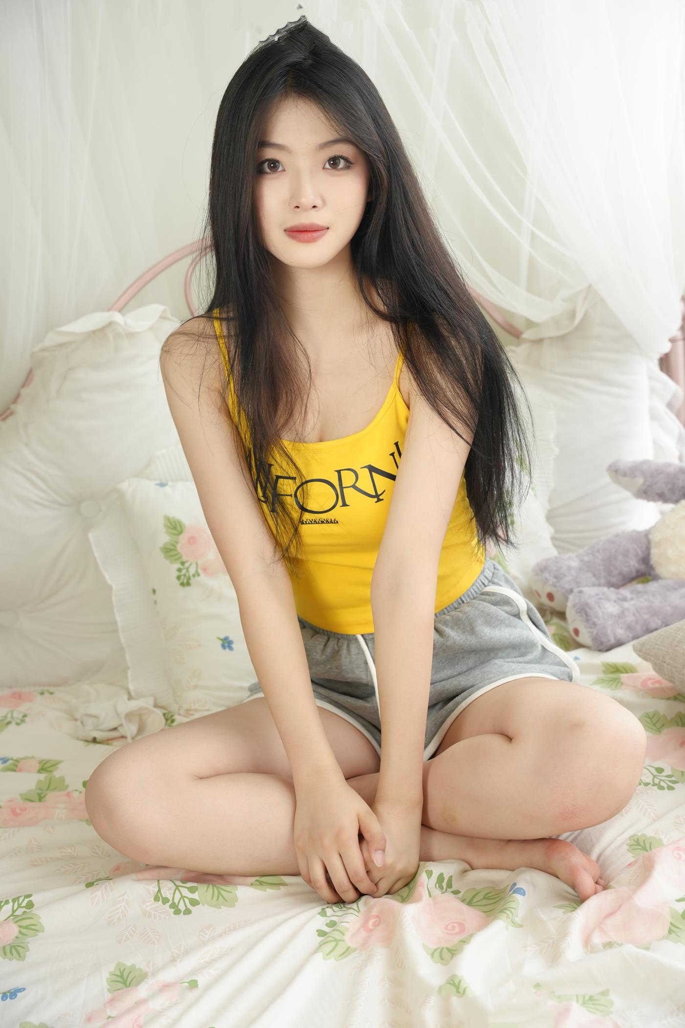 觅芙少女 第63期 长腿短裤裸足超颜值 [115P/1V/3.4G]插图