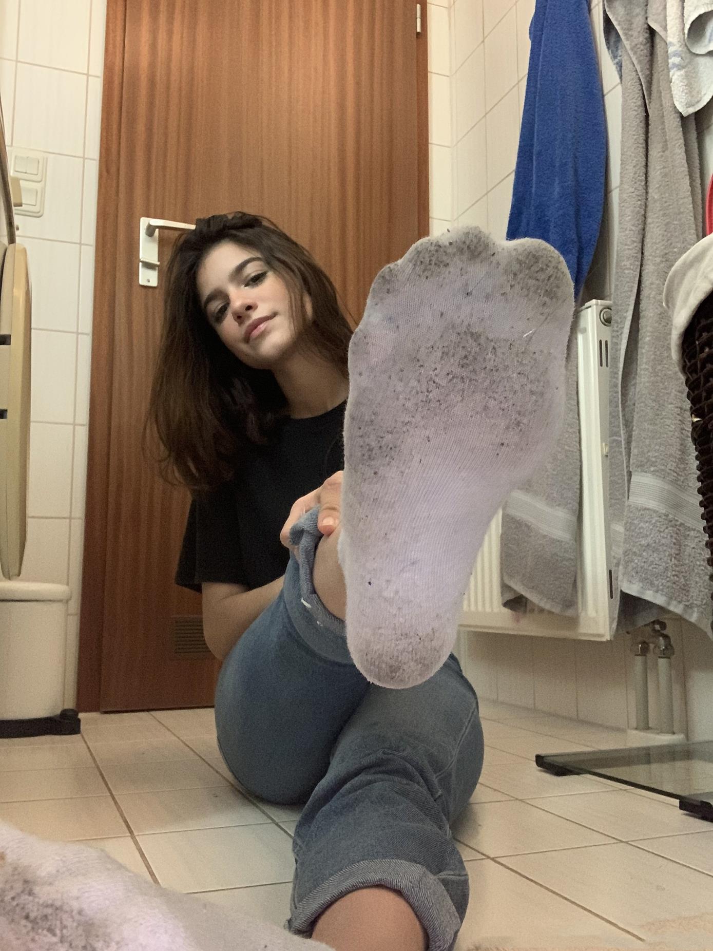 tiktok国外网荭kitsunematic合辑各种袜子美脚颜值超高 [832P/15V/2.86G]插图11