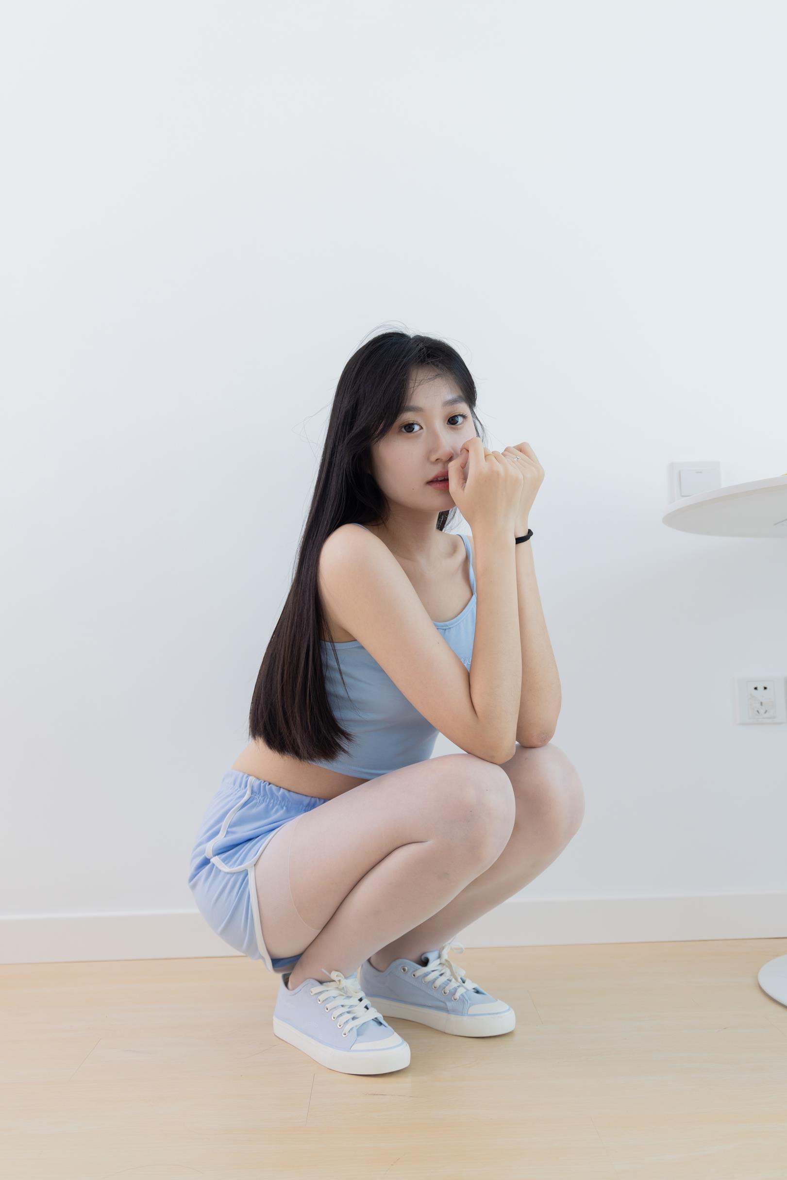 勿恋传媒 1710期 小敏睡衣短裤透明白丝脚踩橘子裸足 [155P/1V/3.5G]插图