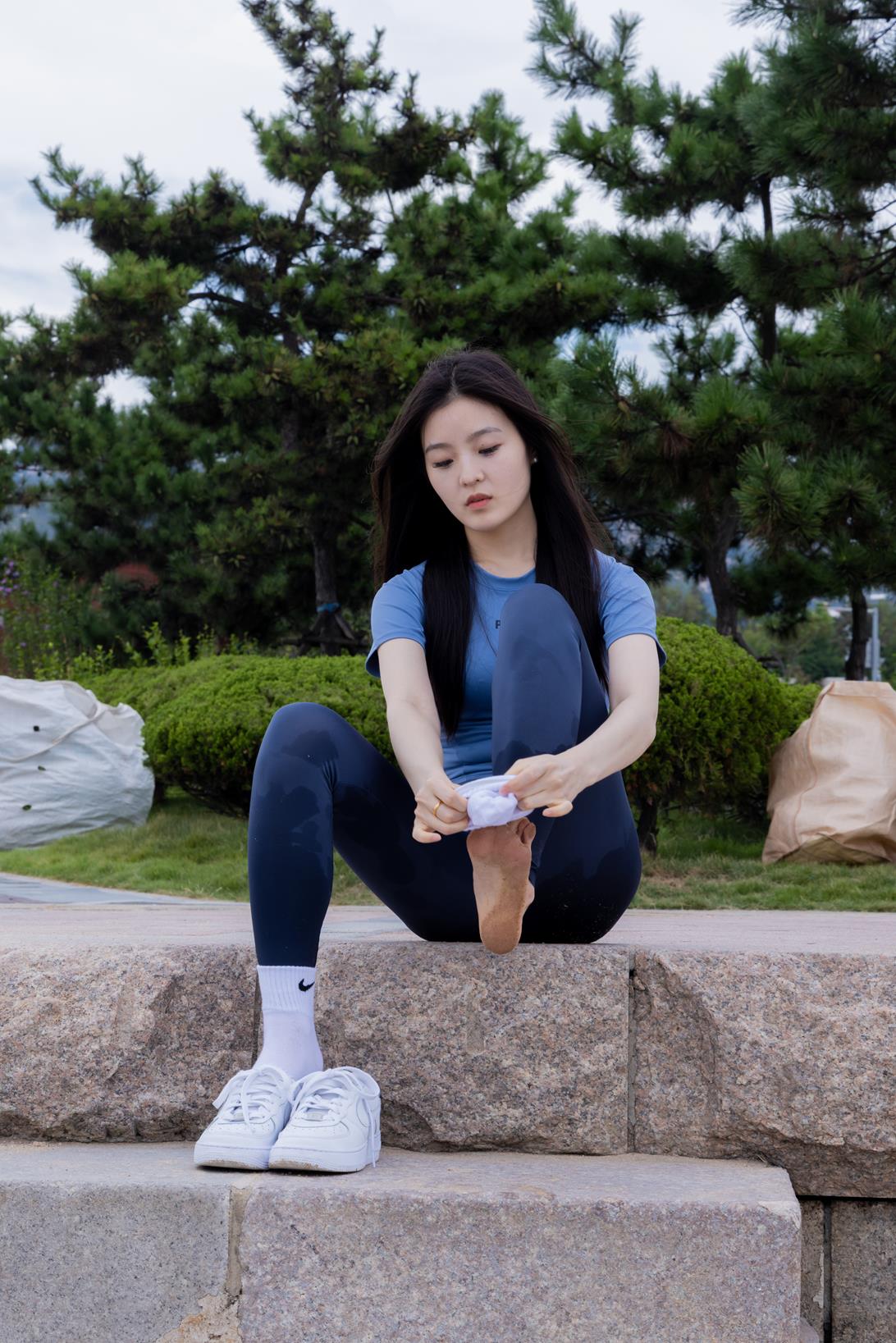 勿恋传媒1703期：青柠-板鞋、白棉袜、裸足、海边剪指甲光脚走路剧情 [199P/1V/5.98G]插图8