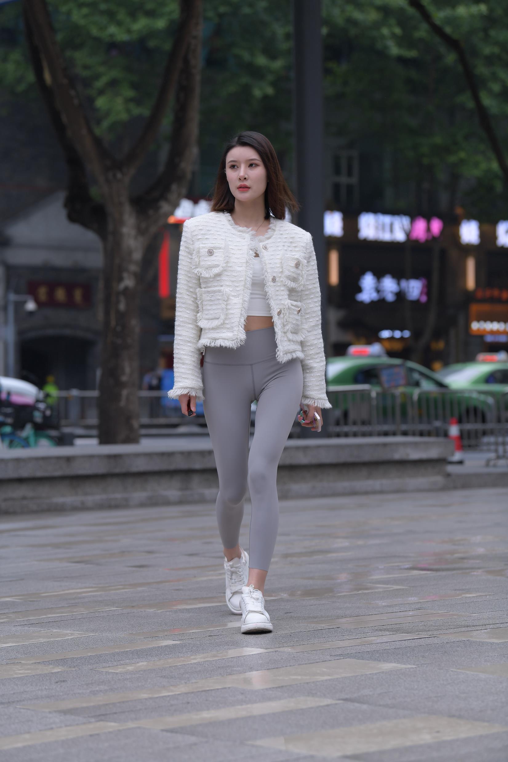 魔镜街拍 原版灰色瑜伽裤麦昆鞋棉白袜脚 [680P/1V/23.4G]插图7