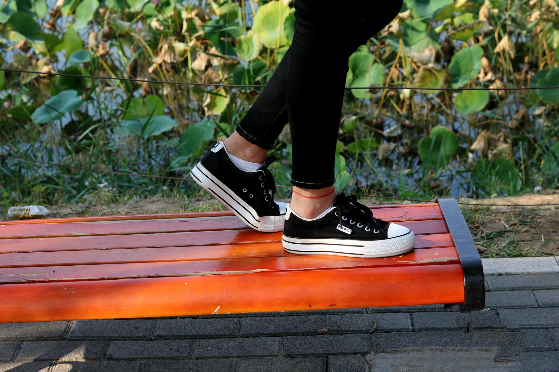 开膛手杰克 140期 帆布鞋白棉船袜脚 [389P/1V/1.39G]插图3