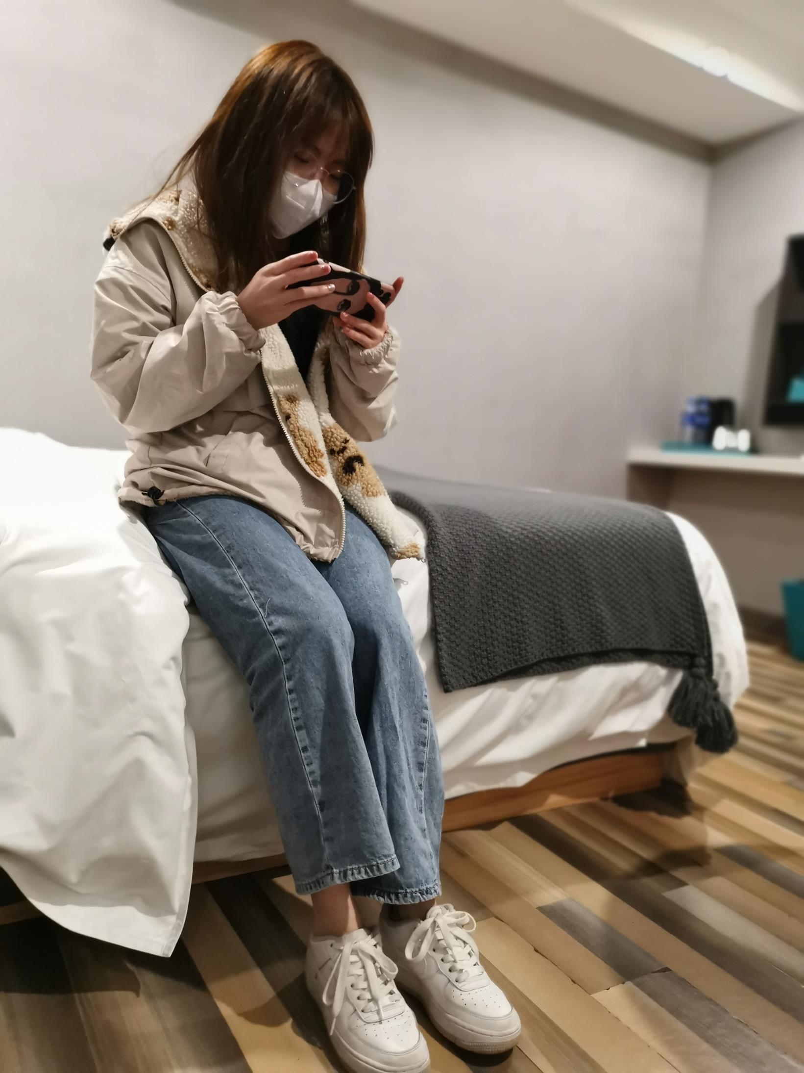 鱼鱼足影 第三期 嘉乐牛仔裤白棉袜裸足 [113P/2V/902MB]插图2