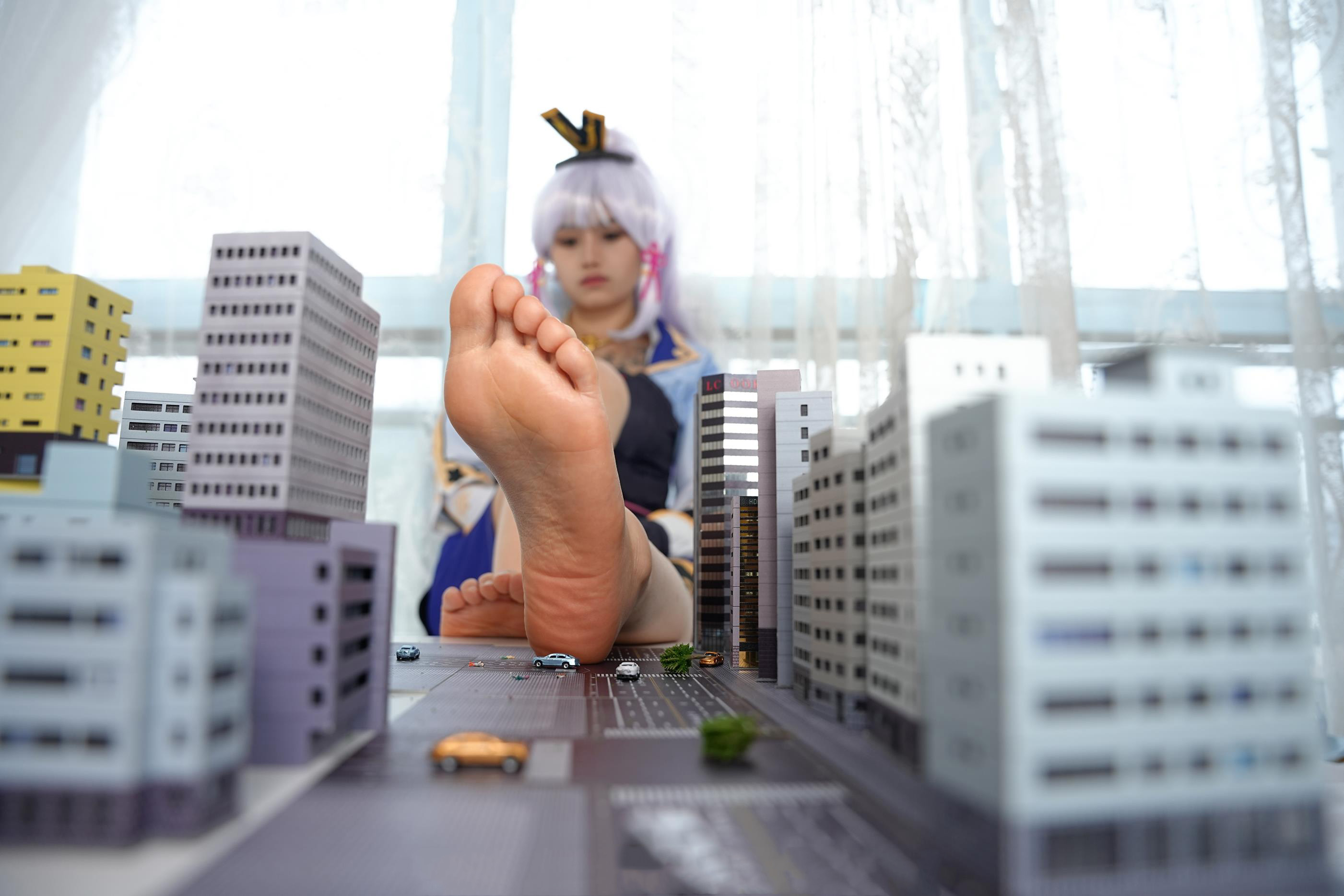 [觅芙少女]NO.108 花花（cos神里绫华）梦境误入小人国，化身巨人少女 [144P/2V/9.28G]插图5