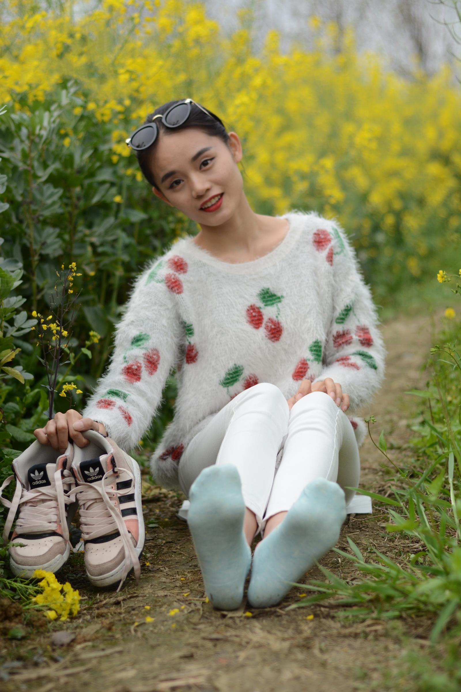 织梦映像 油菜花田里的棉袜 [199P/1.13G]插图7