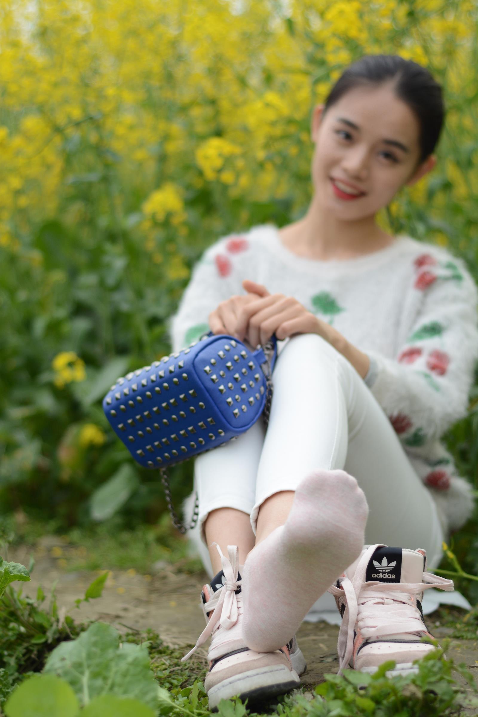 织梦映像 油菜花田里的棉袜 [199P/1.13G]插图3